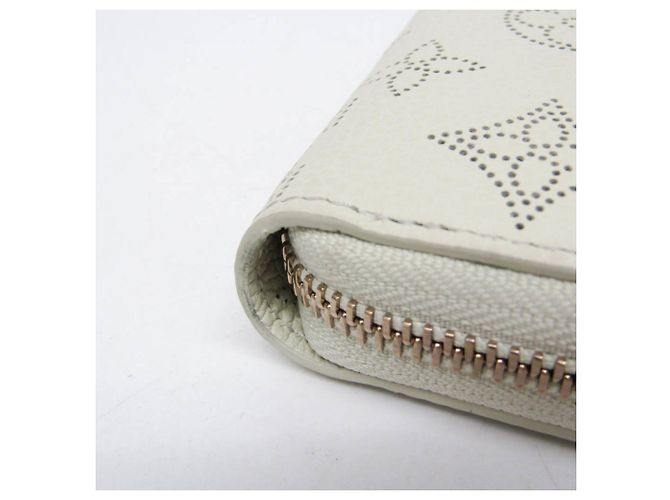 Louis Vuitton Mahina Zippy Wallet M28066 - vista 7