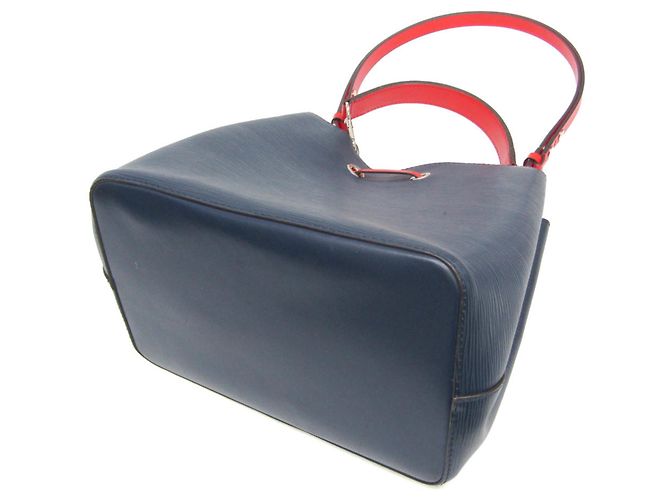 Néonoé Louis Vuitton Epi Neo Noe Handbag - view 2
