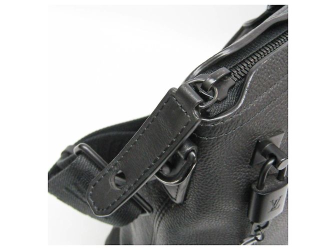 Borsa porta documenti da uomo Louis Vuitton Taurillon Aerogram Lockit - vista 9