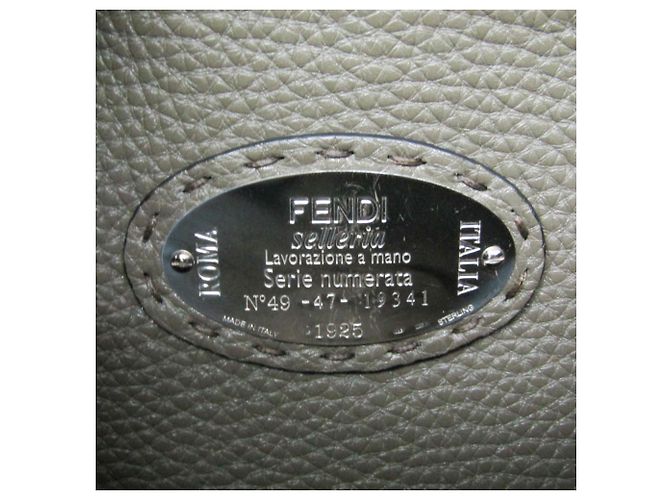 Fendi Selleria Peekaboo 7VA388 Borsa a tracolla porta documenti - vista 17