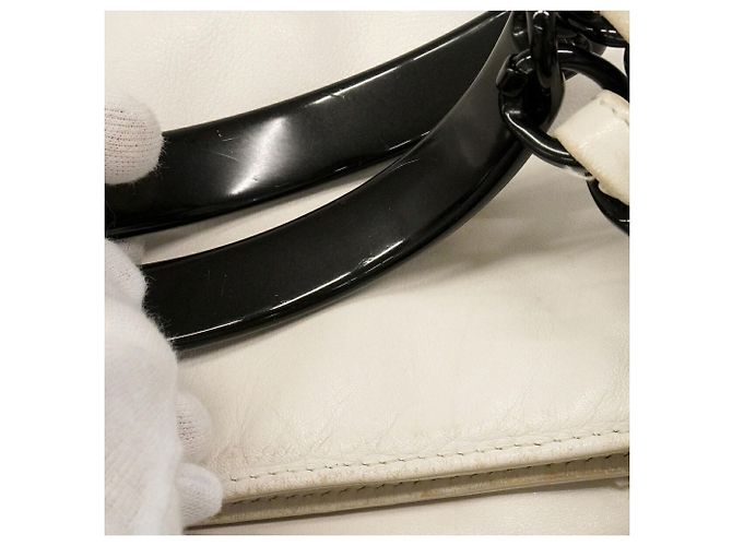 Saco Tote Chanel em couro branco - vista 10