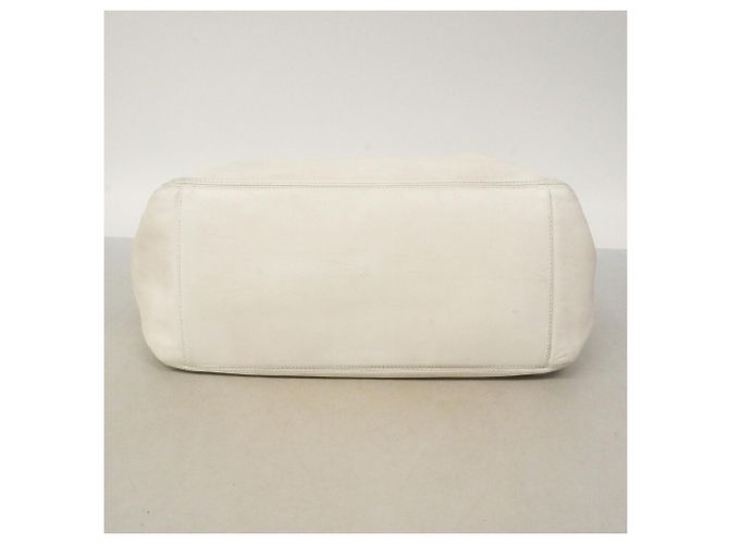 Saco Tote Chanel em couro branco - vista 3
