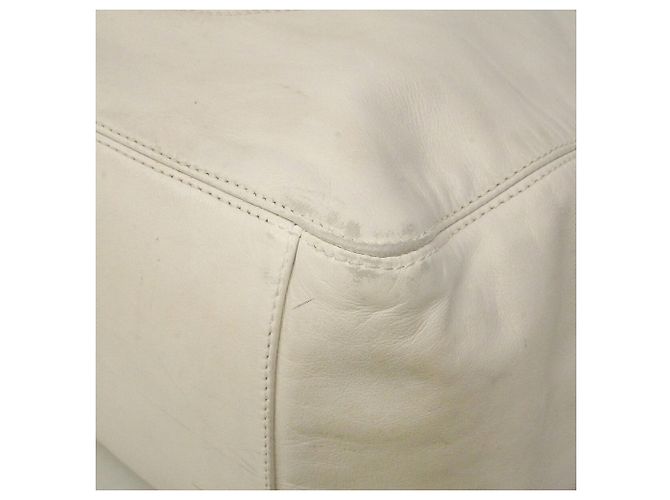 Saco Tote Chanel em couro branco - vista 6