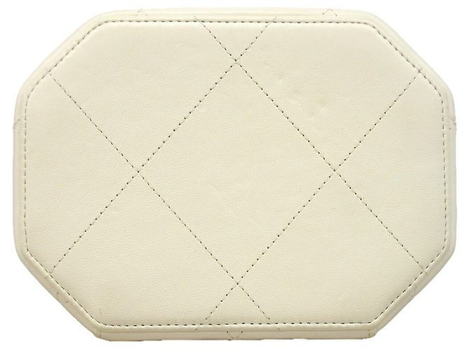 Bolso Vanity Chanel de piel de cordero marfil - vista 3