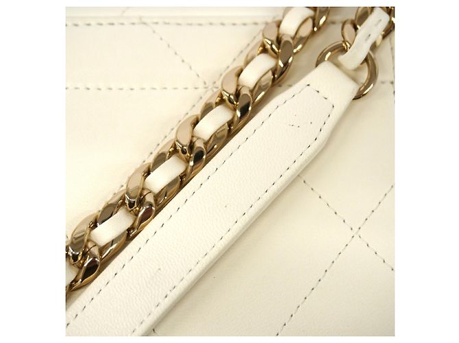 Bolso Vanity Chanel de piel de cordero marfil - vista 8