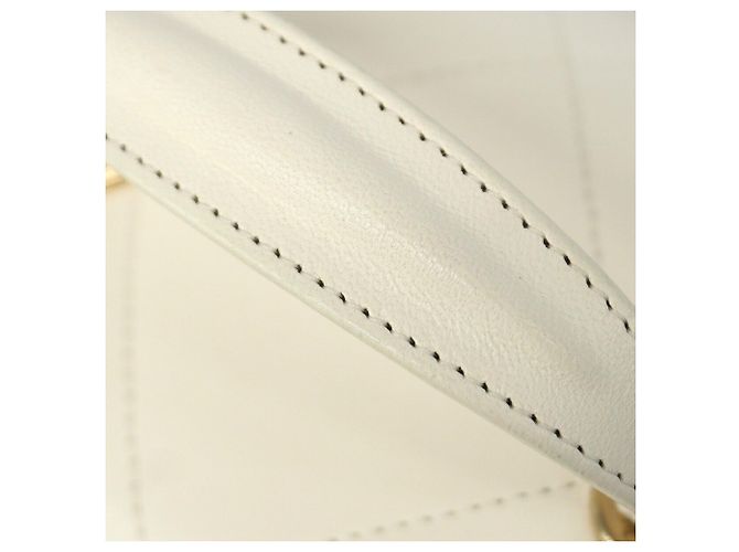 Bolso Vanity Chanel de piel de cordero marfil - vista 9