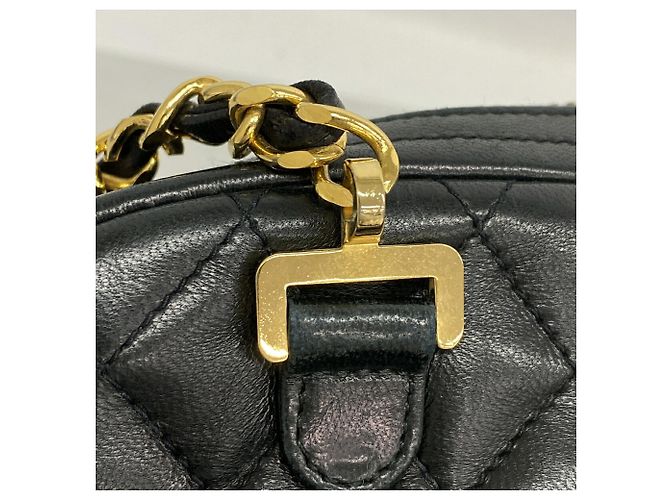 Chanel Matelassé Schultertasche mit Kette - Ansicht 11