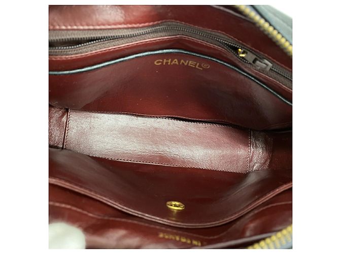 Chanel Matelassé Schultertasche mit Kette - Ansicht 4