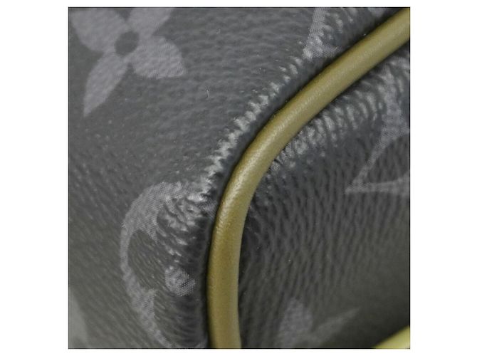 Borsa Louis Vuitton Monogram Eclipse Keepall Bandoulière 25 - vista 6