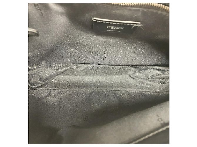 Fendi Schultertasche aus schwarzem Leder - Ansicht 4