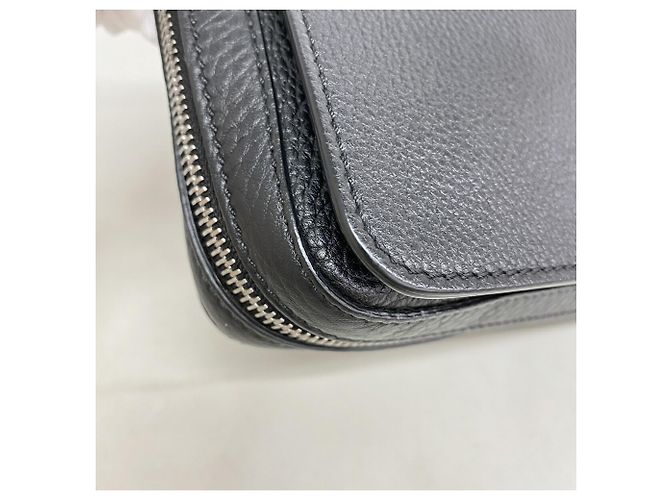 Fendi Schultertasche aus schwarzem Leder - Ansicht 6