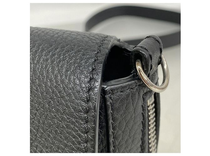 Fendi Schultertasche aus schwarzem Leder - Ansicht 7