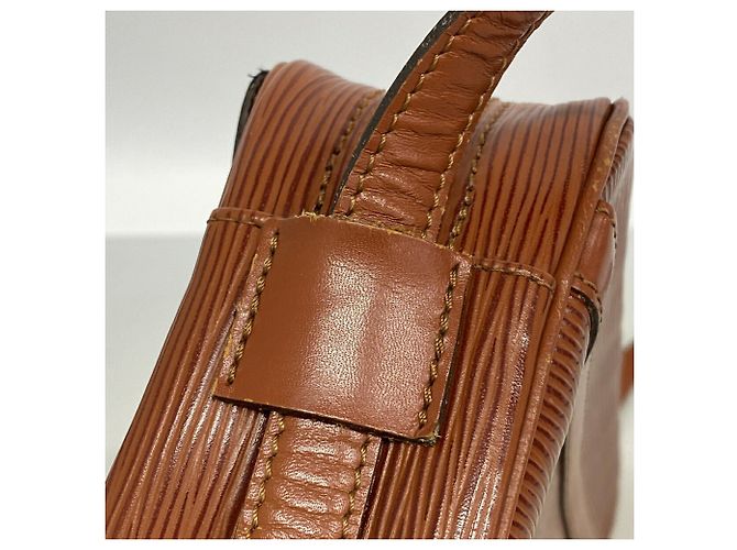 Borsa a tracolla Louis Vuitton Epi Jeune Fille - vista 10