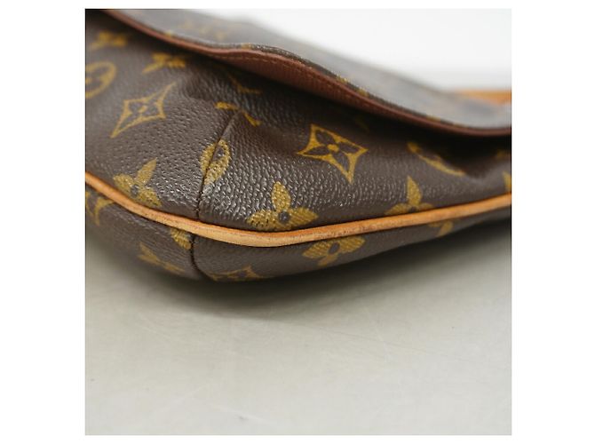 Borsa a tracolla Louis Vuitton Monogram Musette Tango - vista 7