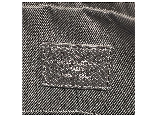 Sac à épaule Louis Vuitton Taiga Alex - vue 5