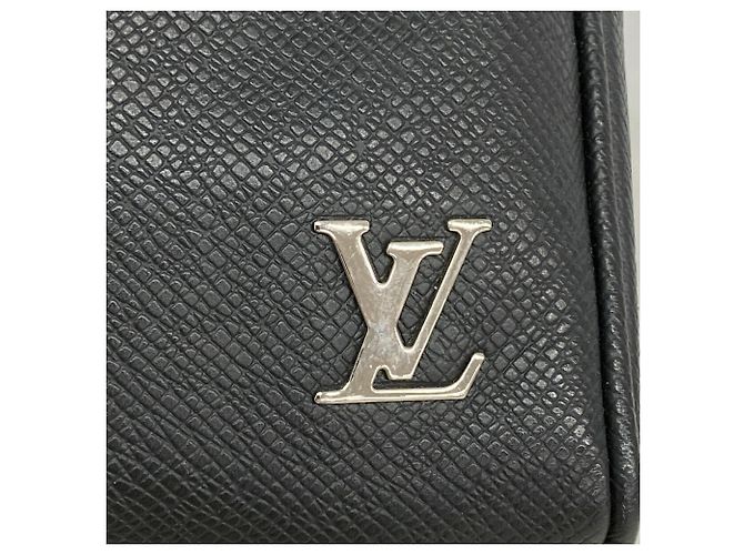Sac à épaule Louis Vuitton Taiga Alex - vue 8