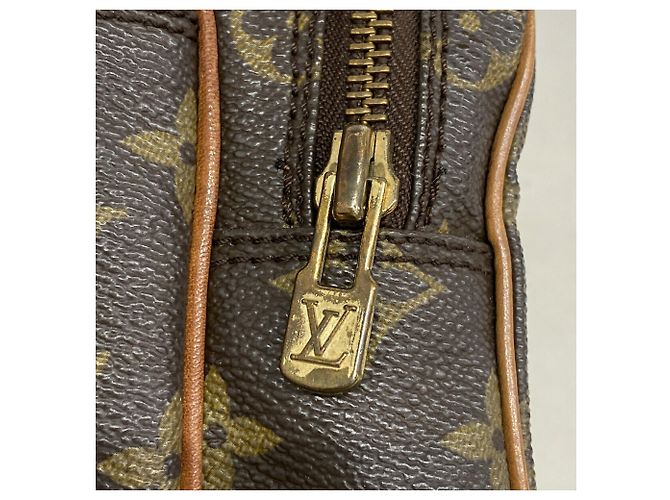Bolsa de Ombro Louis Vuitton Monogram Mini Amazon - vista 10