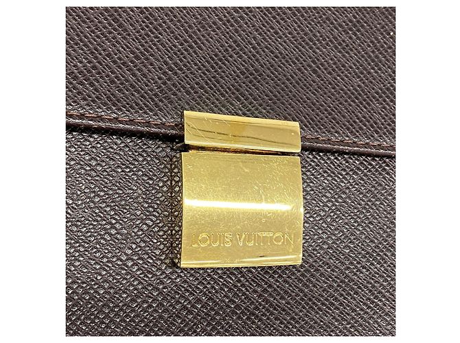 Bolso de mano Louis Vuitton Taiga Selenga - vista 12