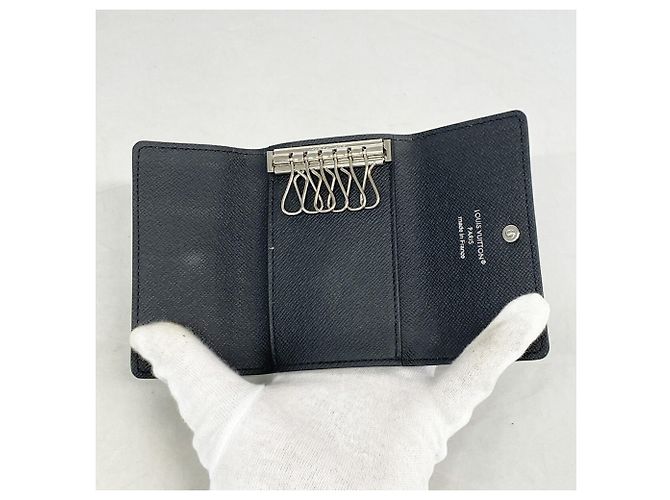 Louis Vuitton Keycase in Black - view 3