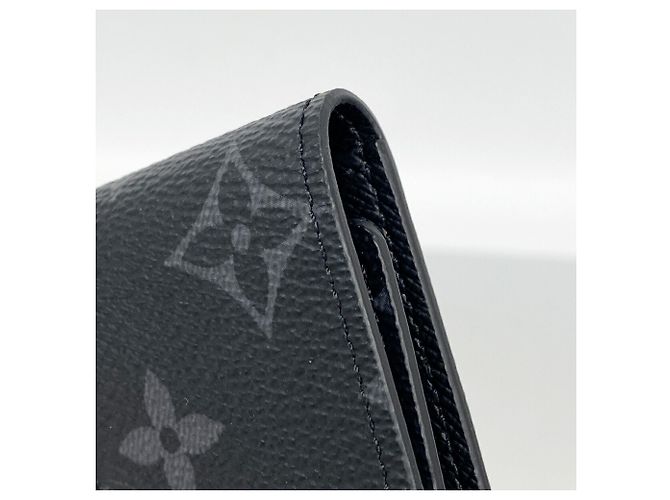 Louis Vuitton Keycase in Black - view 5
