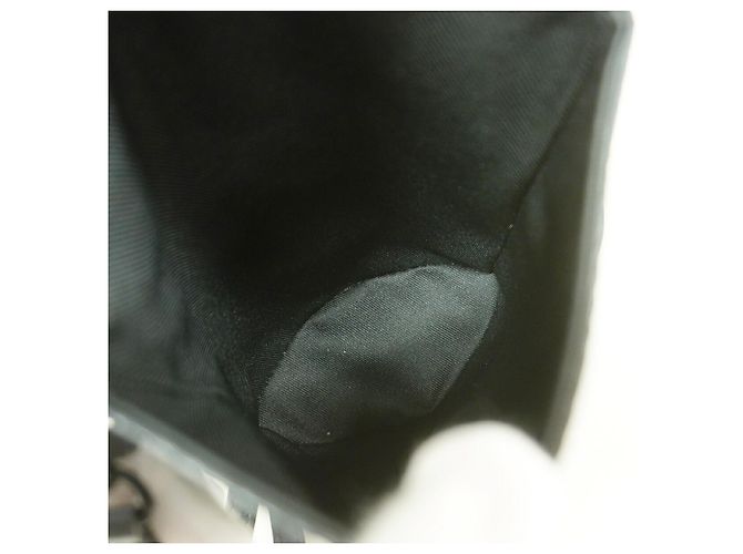 Bolso Sobre Louis Vuitton Monogram Eclipse - vista 4