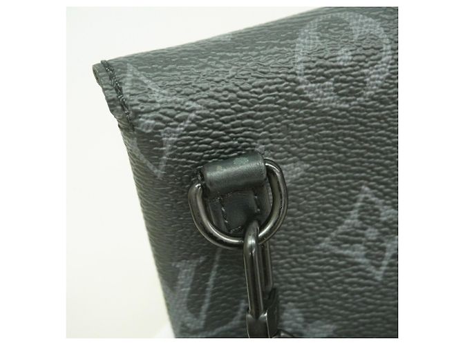 Bolso Sobre Louis Vuitton Monogram Eclipse - vista 9