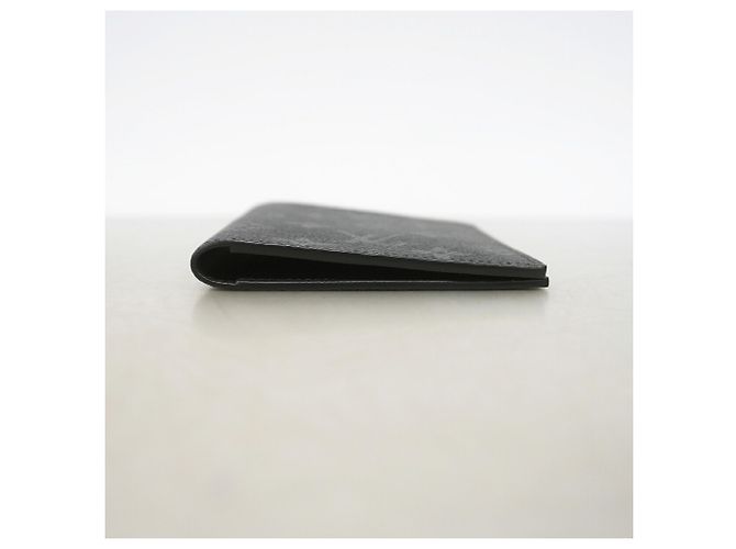 Capa de Passaporte Louis Vuitton Monogram Eclipse - vista 2