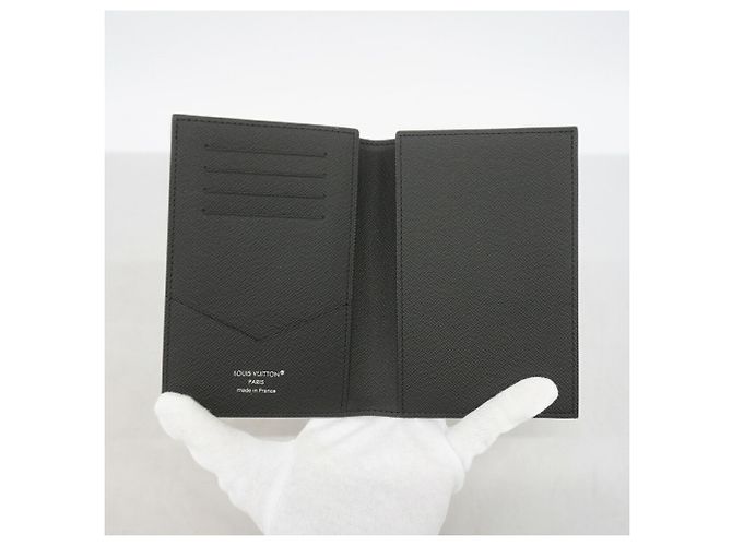 Capa de Passaporte Louis Vuitton Monogram Eclipse - vista 3