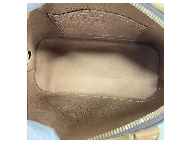 Louis Vuitton Alma BB Monogram Handtasche - Ansicht 4