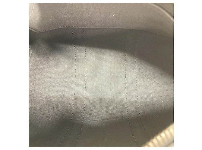 Sac à main Louis Vuitton Monogram Eclipse Keepall Bandoulière 25 - vue 4