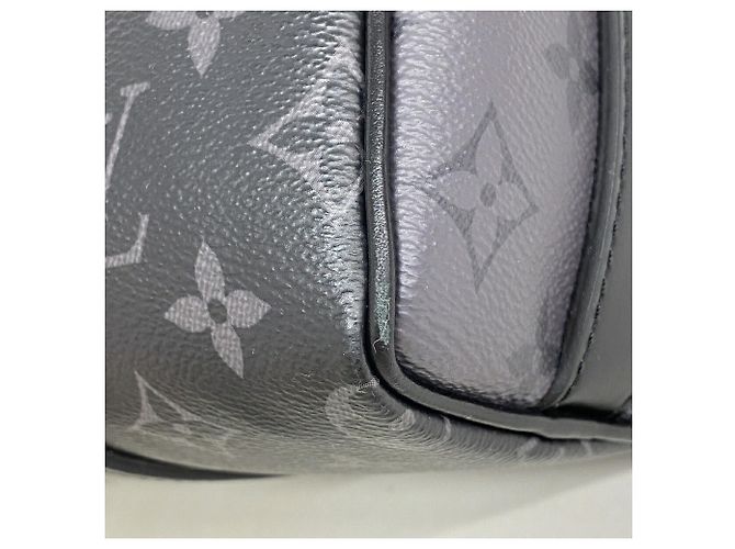 Sac à main Louis Vuitton Monogram Eclipse Keepall Bandoulière 25 - vue 6