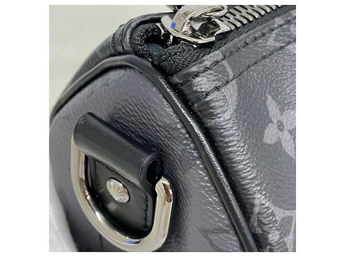 Sac à main Louis Vuitton Monogram Eclipse Keepall Bandoulière 25 - vue 8