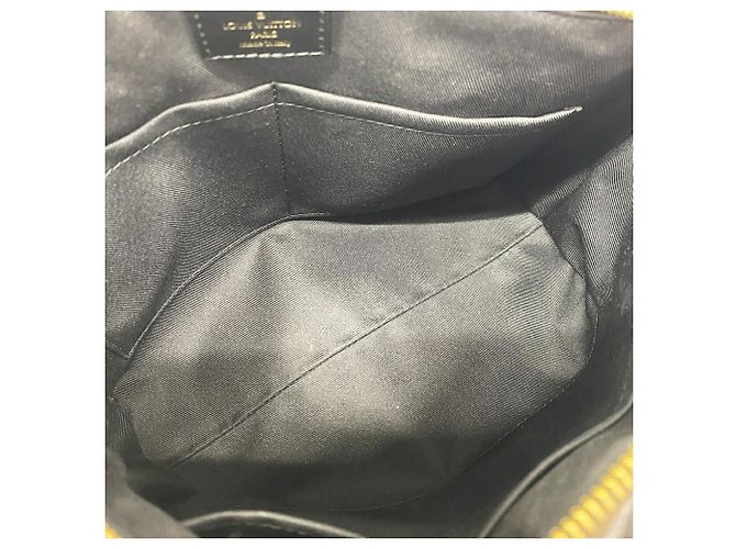 mala Louis Vuitton Damier Odeon Tote PM - vista 4