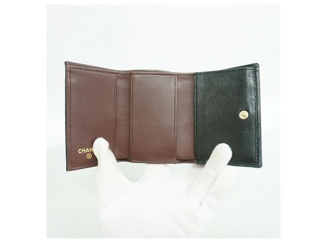 Portafoglio tri-fold Chanel Matelassé - vista 3