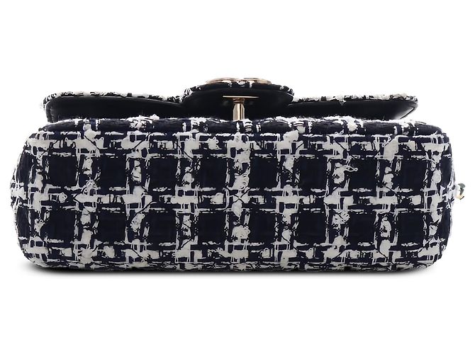 Chanel Black Mini Square Tweed Coco Heart Chain Flap - vista 3
