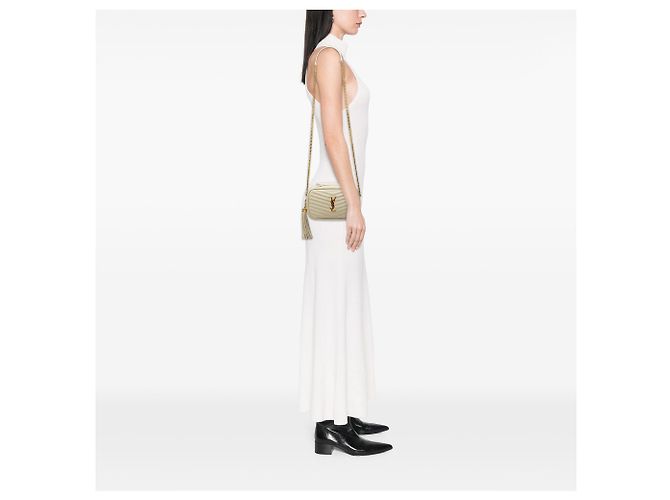 Autre Marque Bolsa Câmera Saint Laurent Lou Mini Grain de Poudre Monograma Branca com Borlas - vista 6