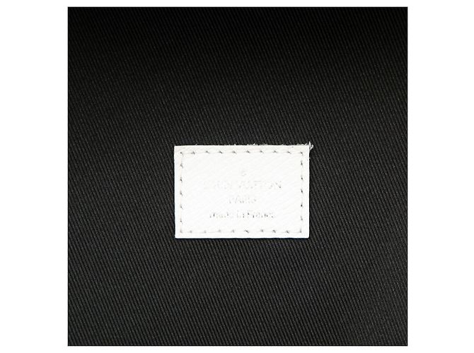 Sac à dos Louis Vuitton White Monogram Taigarama Discovery - vue 5