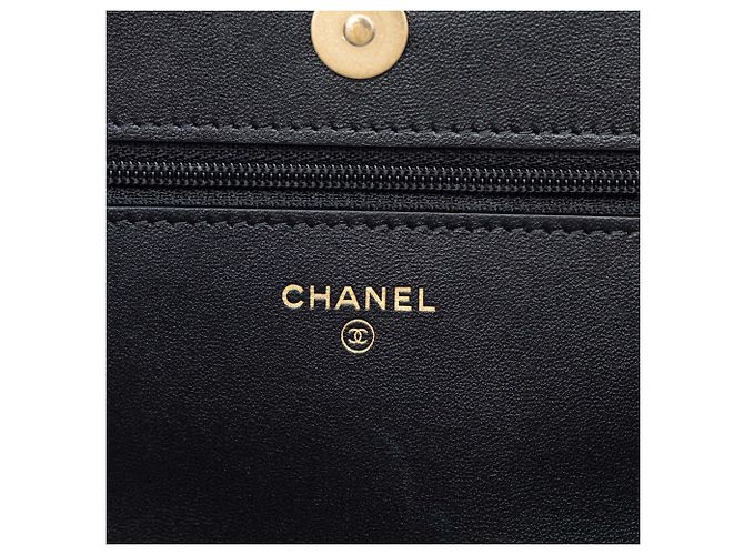 Chanel 19 Wallet on Chain aus schwarzem gestepptem Lammleder - Ansicht 5