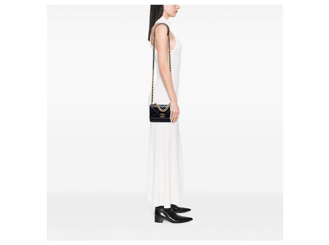 Chanel 19 Wallet on Chain aus schwarzem gestepptem Lammleder - Ansicht 6
