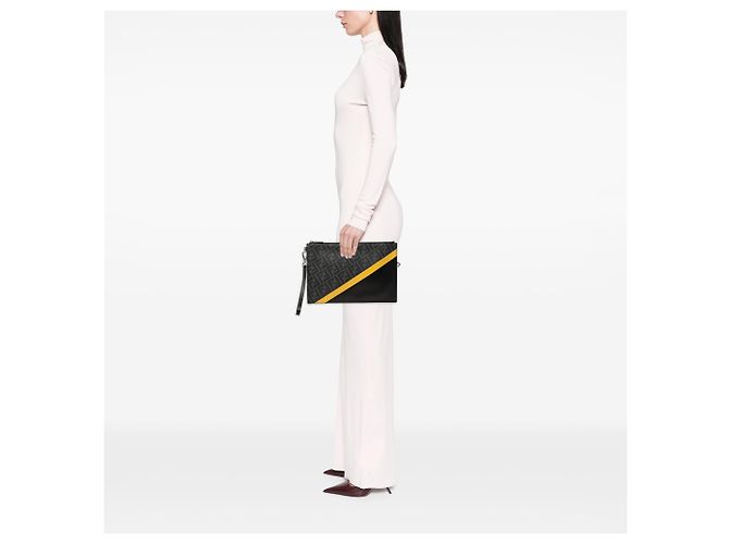 Clutch diagonale Fendi Black Zucca Coated Canvas - vista 6