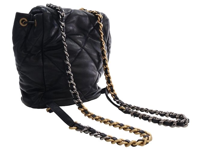 Mochila Chanel 19 em pele de cordeiro acolchoada preta - vista 11
