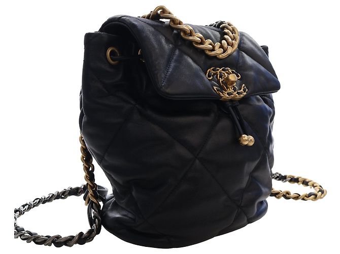 Mochila Chanel 19 em pele de cordeiro acolchoada preta - vista 15