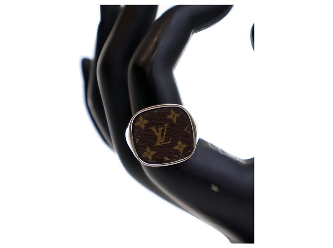 Louis Vuitton Silver Brass Monogram Lock Signet Ring - view 3