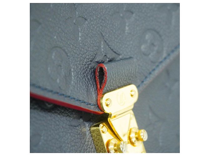 Sac à main Louis Vuitton Monogram Empreinte Pochette Metis MM - vue 7
