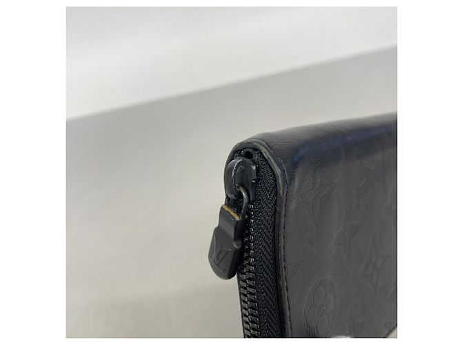 Portafoglio Zippy Louis Vuitton Monogram Shadow - vista 6