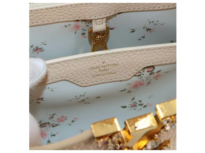 Bolsa Louis Vuitton Capucines BB - vista 8