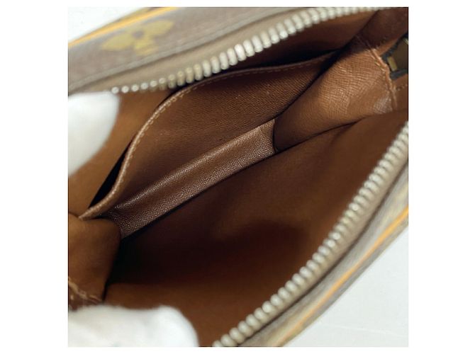 Bolsa de Ombro Louis Vuitton Monogram Danube - vista 4