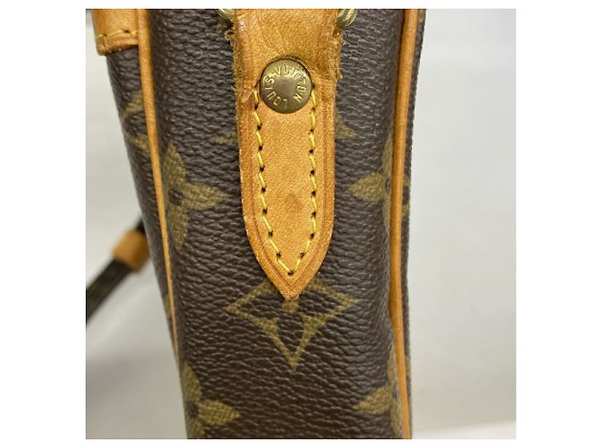Bolsa de Ombro Louis Vuitton Monogram Danube - vista 9