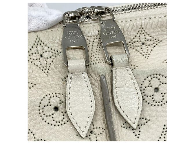 Borsa a tracolla Louis Vuitton Mahina Selene PM - vista 11