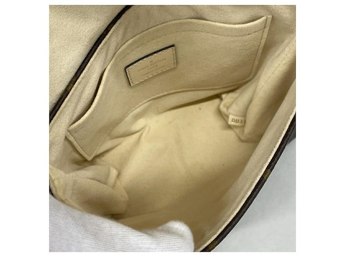 Bolsa Louis Vuitton Monogram Rocky BB M44653 - vista 4